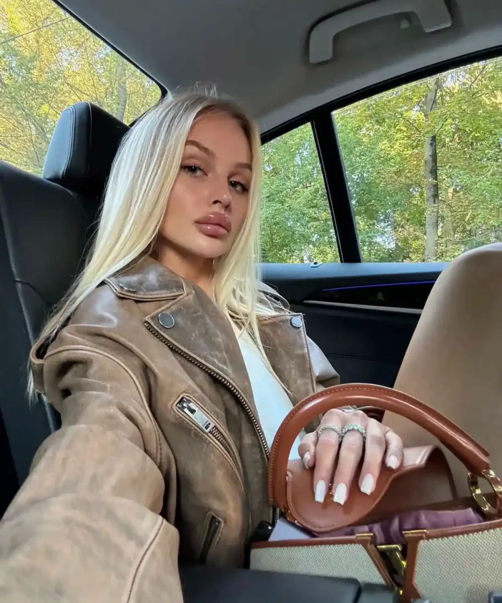 Имя: Астра Возраст: 23 Вес: 53