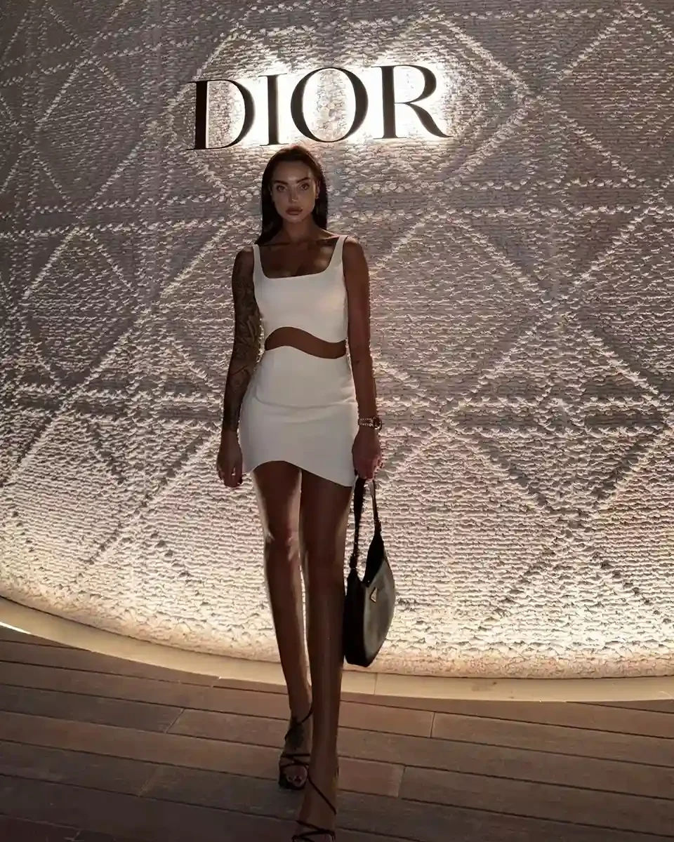 Имя: Авелия Возраст: 25 Вес: 54