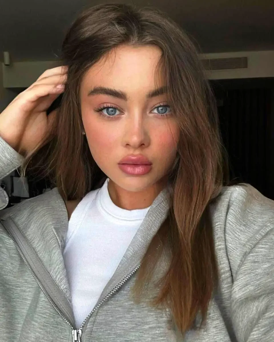 Имя: Ангелина Возраст: 23 Вес: 55