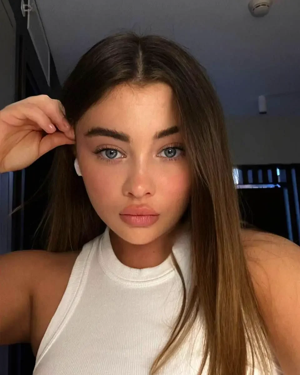 Имя: Ангелина Возраст: 23 Вес: 55