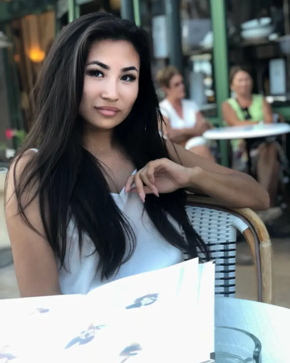 Имя: Анна Возраст: 26 Вес: 43