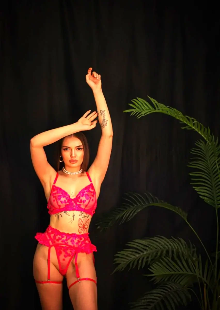 Имя: Оливия Возраст: 23 Вес: 55