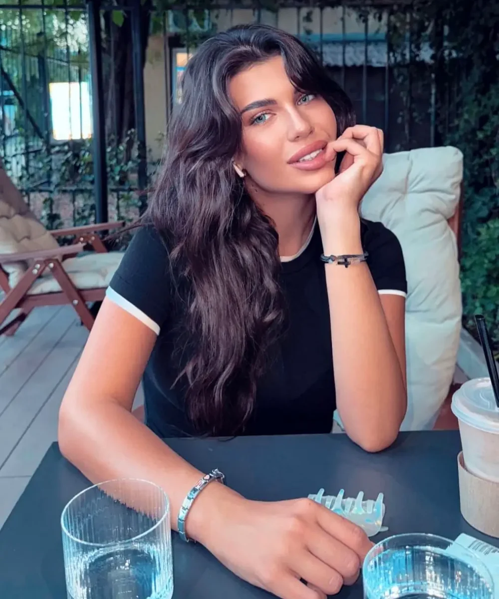 Имя: Луиза Возраст: 22 Вес: 59