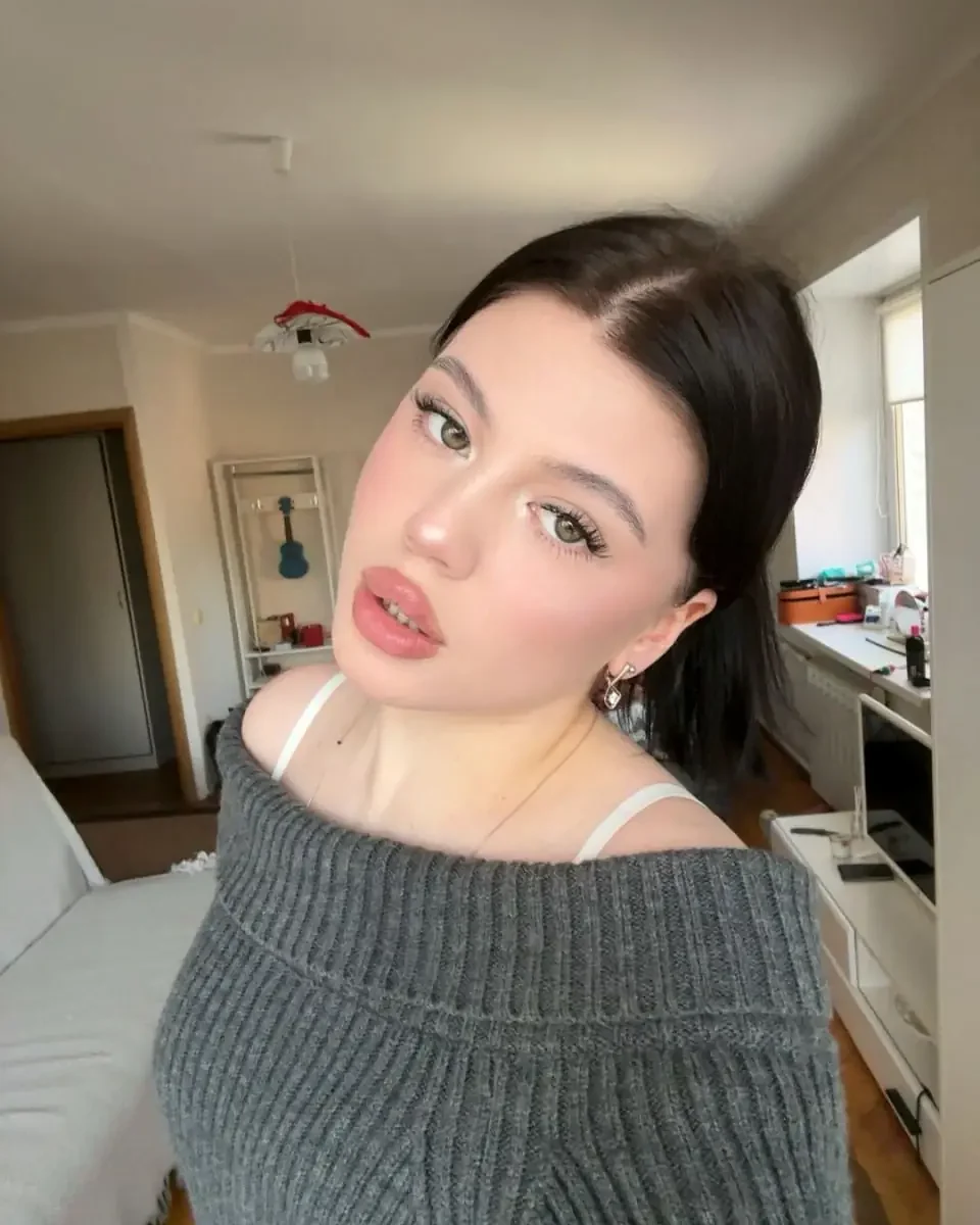 Имя: Аника Возраст: 18 Вес: 55