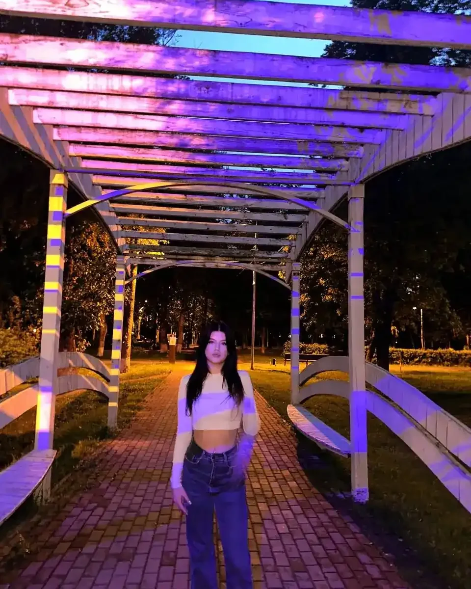 Имя: Аника Возраст: 18 Вес: 55