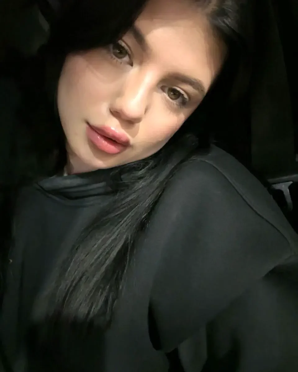 Имя: Аника Возраст: 18 Вес: 55