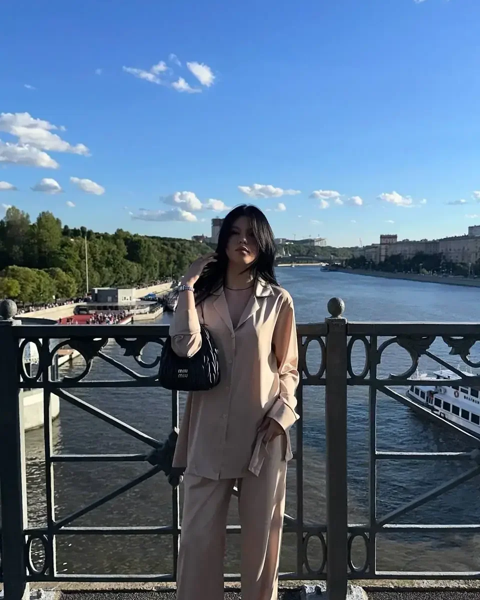 Имя: Аника Возраст: 18 Вес: 55