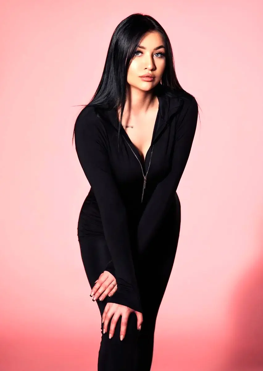 Имя: Кендал Возраст: 20 Вес: 55