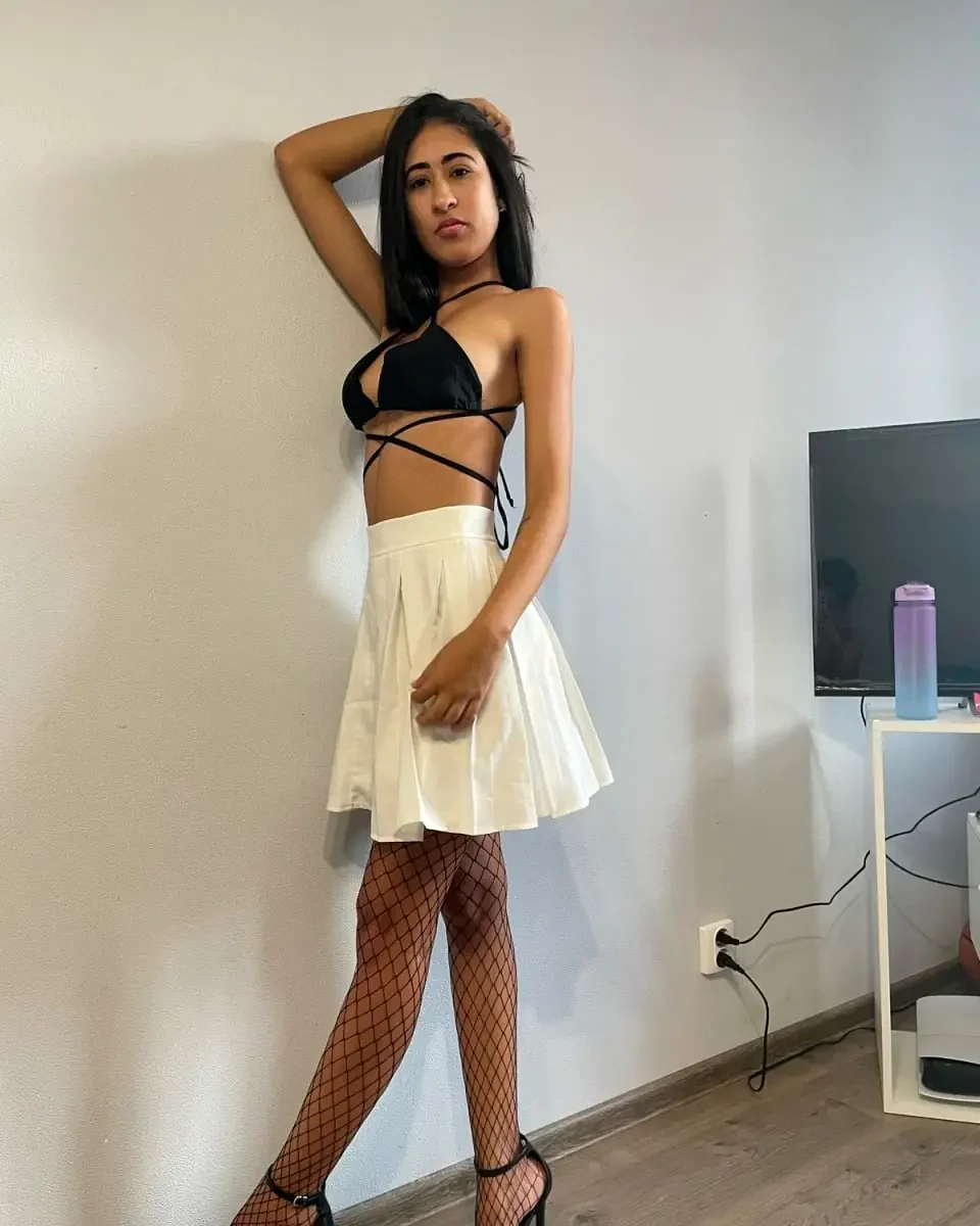 Имя: Мия Возраст: 22 Вес: 49