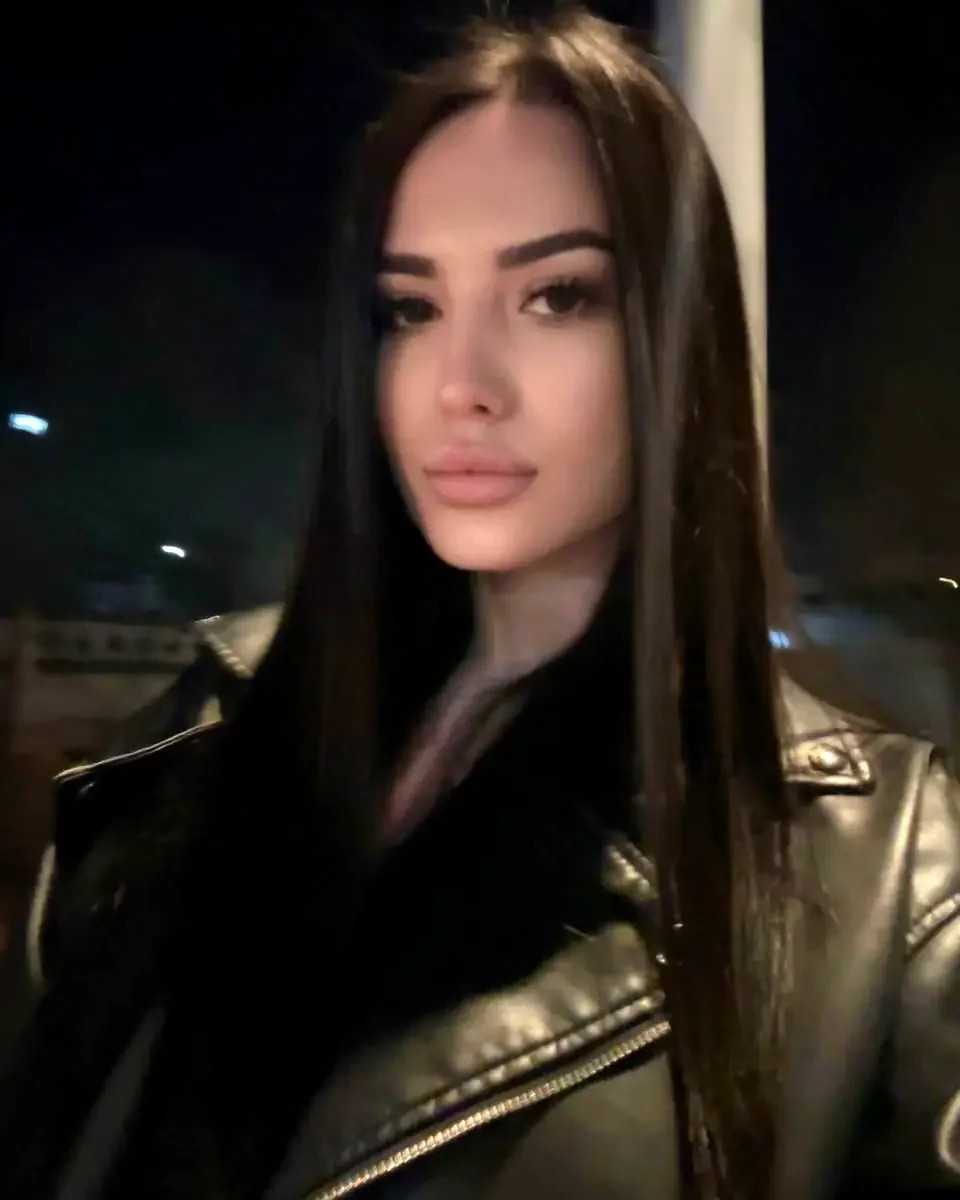 Имя: Катя Возраст: 23 Вес: 50