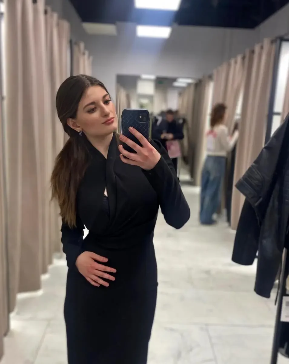 Имя: Лоя Возраст: 26 Вес: 59