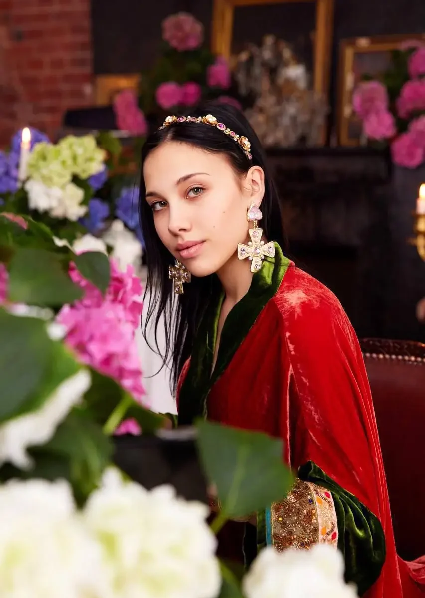 Имя: Аврора Возраст: 18 Вес: 45