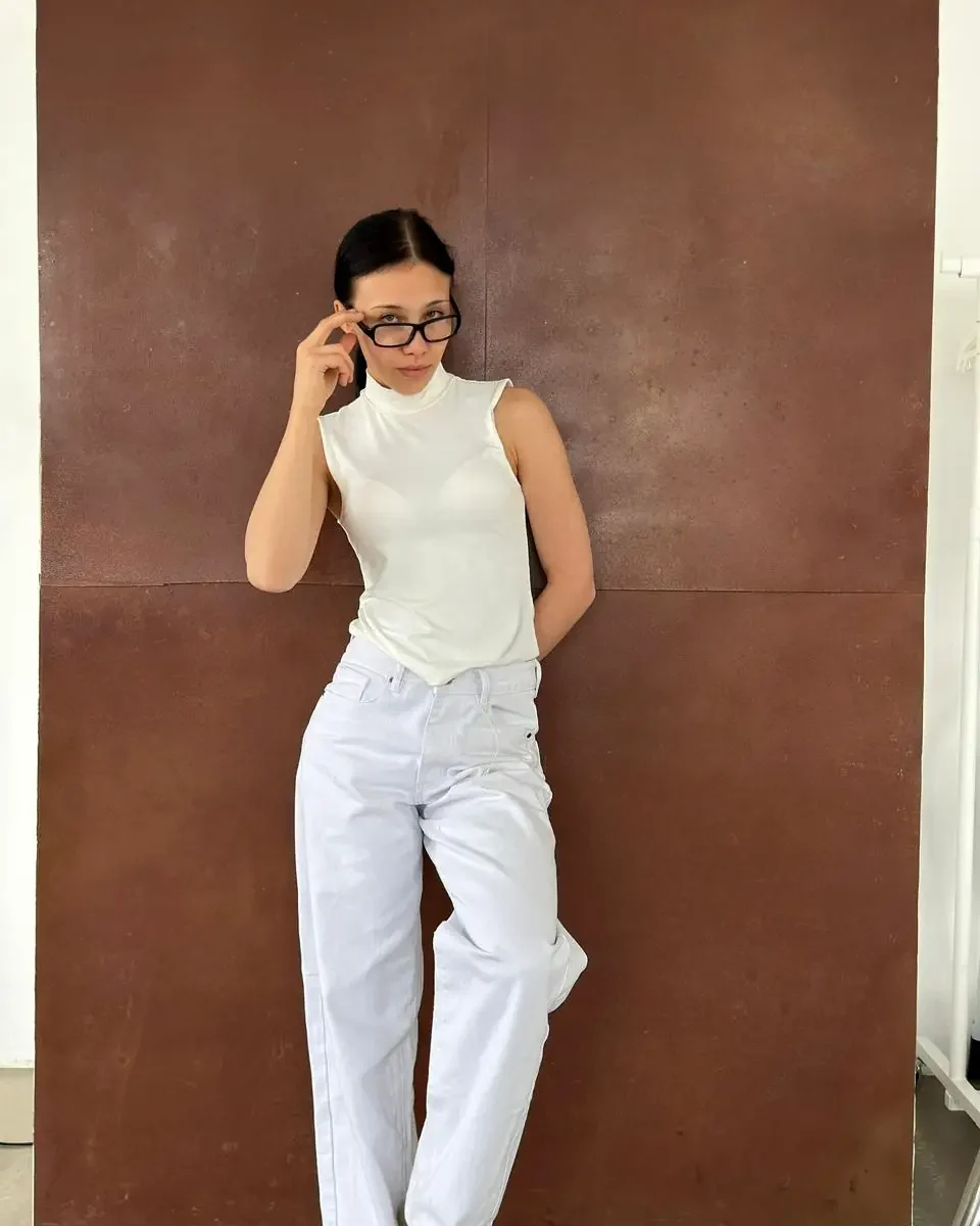 Имя: Аврора Возраст: 18 Вес: 45