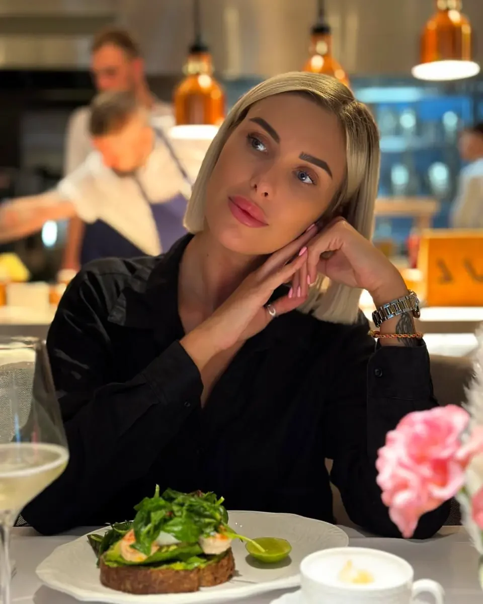 Имя: Роза Возраст: 26 Вес: 71