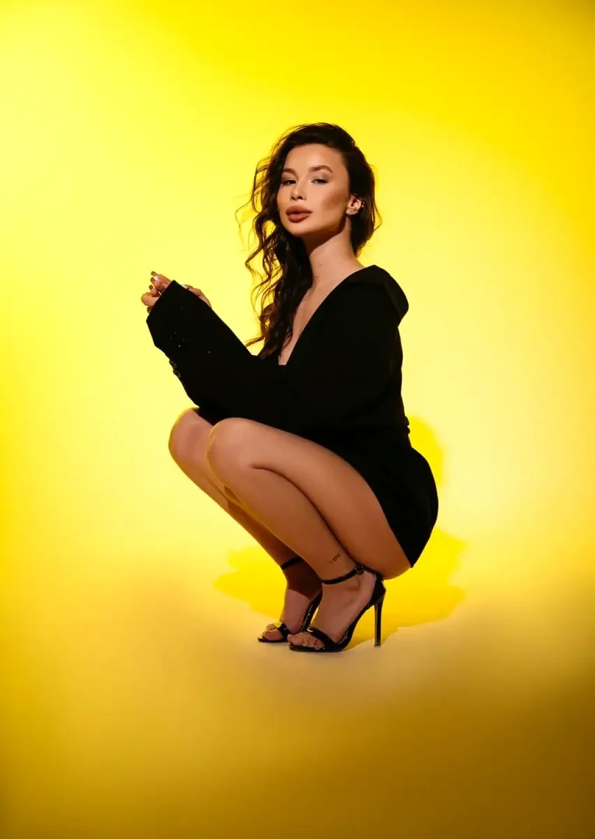 Имя: Эллина Возраст: 18 Вес: 47