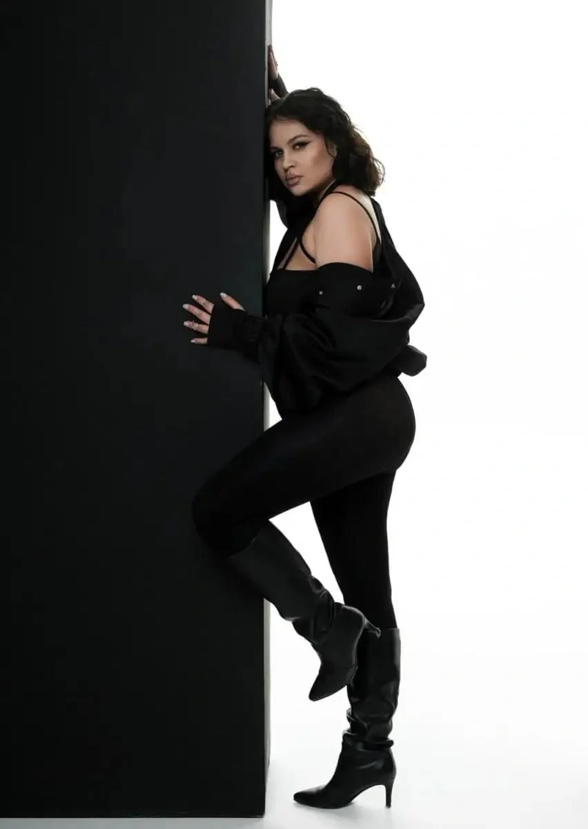 Имя: Мелада Возраст: 27 Вес: 61